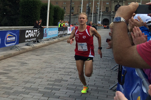 Förhandsfavoriterna snabbast över mållinjen i Stockholm Halvmarathon