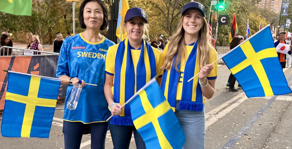 Tävlingsledaren laddar upp med dans inför New York City Marathon